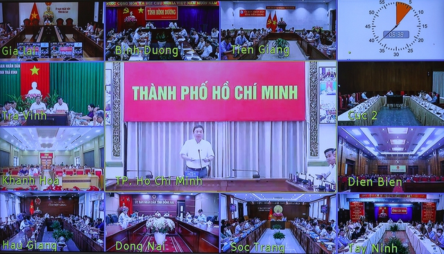 Các đầu cầu tham dự cuộc họp - Ảnh: VGP