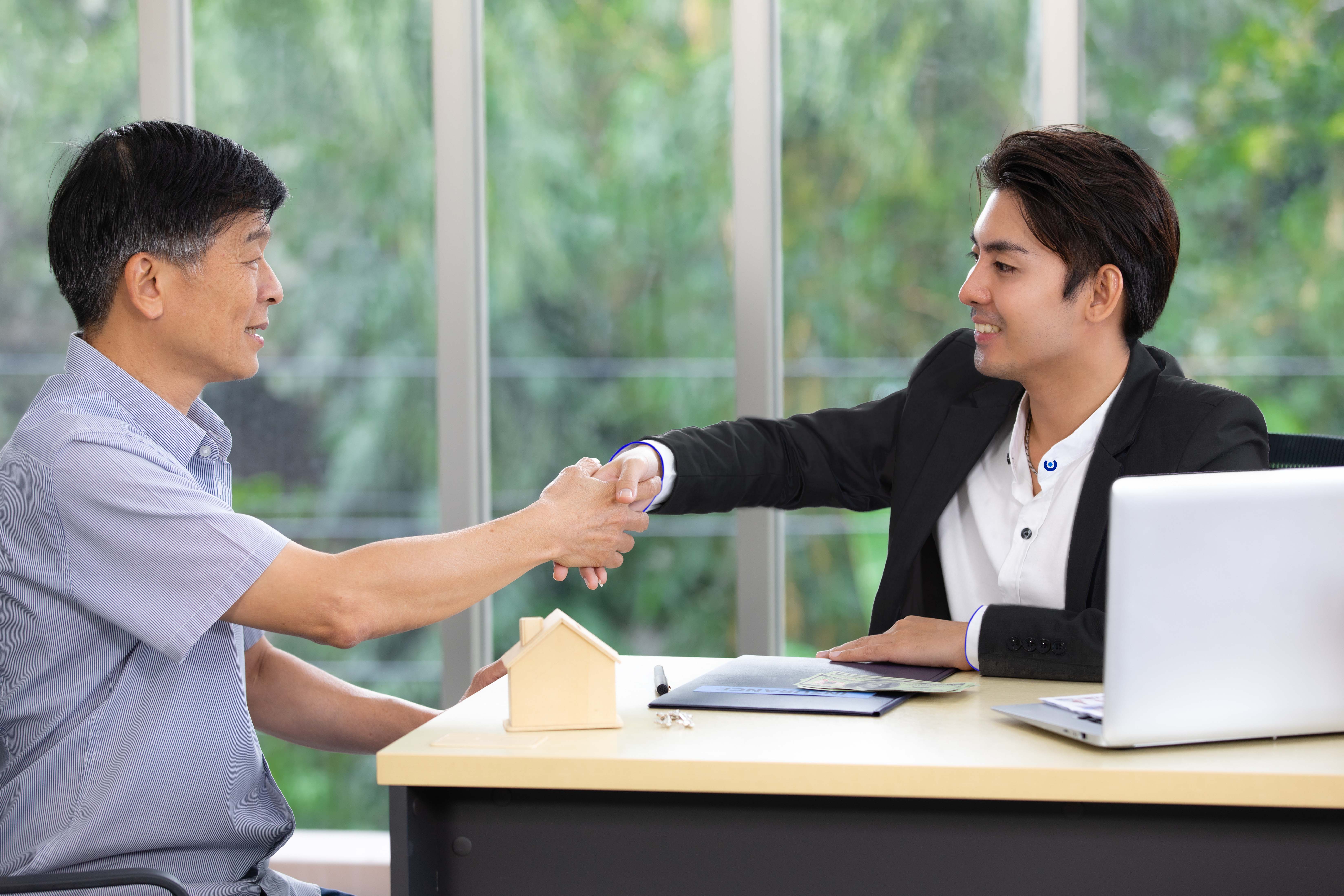 Bên cạnh lãi suất hấp dẫn, lựa chọn ngân hàng còn đến từ sự chăm sóc khách hàng.