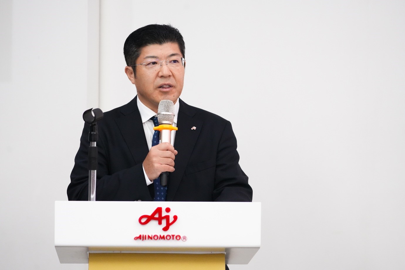 &Ocirc;ng Tsutomu Nara, Tổng gi&aacute;m đốc C&ocirc;ng ty Ajinomoto Việt Nam chia sẻ về chiến lược của Tập đo&agrave;n. Ảnh: Hữu Hạnh.