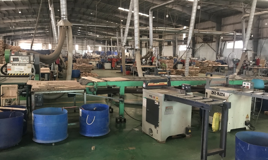 Do không tiêu thụ được sản phẩm, Nhà máy chế biến gỗ của Công ty Tân Thành Phú ở Quảng Ngãi phải ngừng hoạt động.