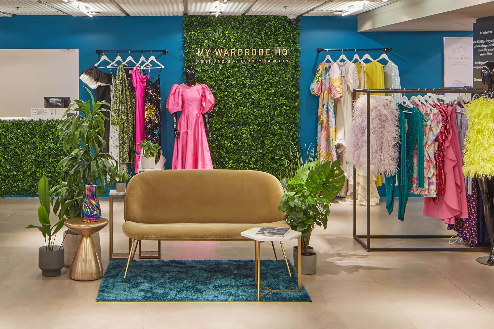 B&ecirc;n cạnh m&ocirc;i trường, bối cảnh hiện nay vẫn c&ograve;n tồn tại một l&yacute; do kh&aacute;c để dịch vụ thu&ecirc; đồ l&ecirc;n ng&ocirc;i, đ&oacute; ch&iacute;nh l&agrave; gi&aacute; cả leo thang, chi ph&iacute; sinh hoạt bị thắt chặt.