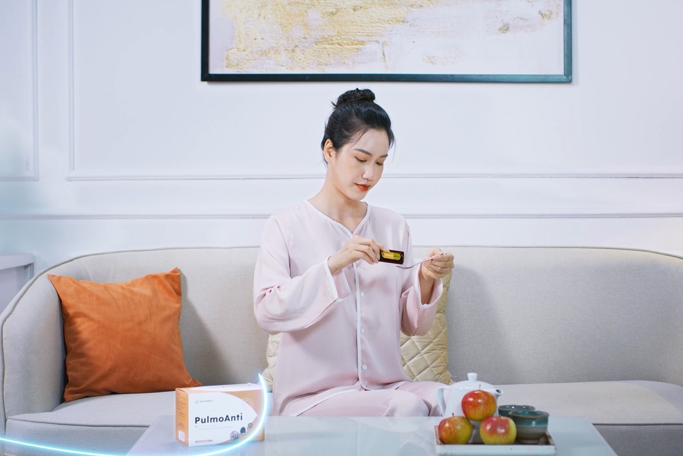 Sản phẩm PulmoAnti của VPO Pharco dưới dạng ống nước dễ sử dụng. Sản phẩm n&agrave;y kh&ocirc;ng phải l&agrave; thuốc, kh&ocirc;ng c&oacute; t&aacute;c dụng thay thế thuốc chữa bệnh.