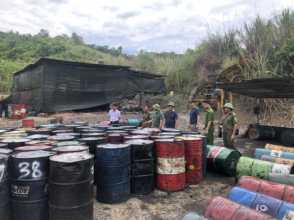 Cơ sở chế biến dầu thải do Hồ Đ&igrave;nh Cường tr&uacute; tại huyện Quỳnh Lưu (tỉnh Nghệ An) l&agrave;m chủ.