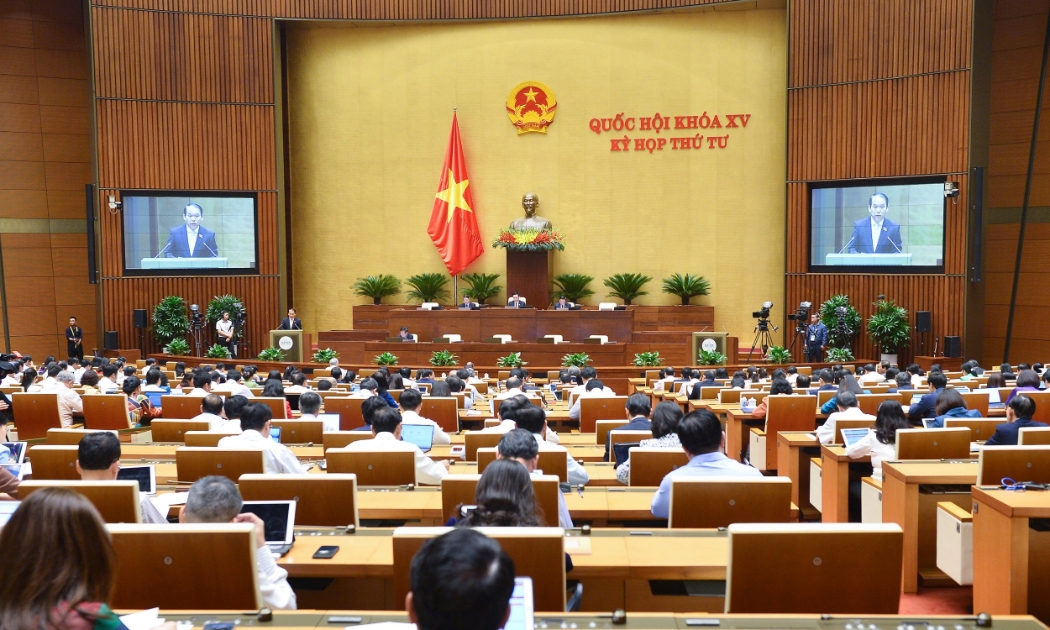 Quốc hội biểu quyết thông qua Luật Thực hiện dân chủ ở cơ sở