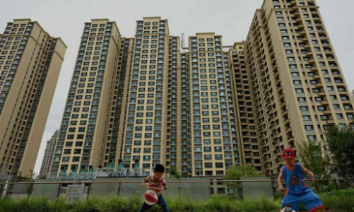 Thấy gì từ làn sóng “giải cứu” doanh nghiệp bất động sản ở Trung Quốc?