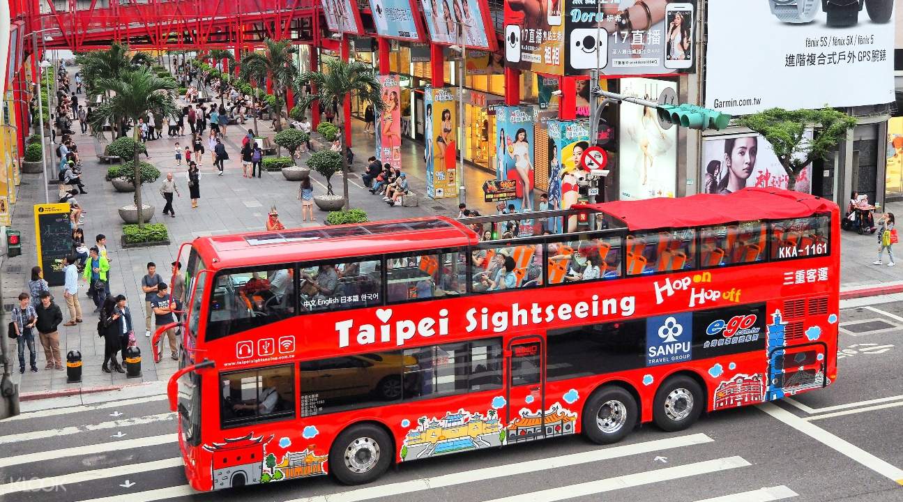 Du kh&aacute;ch n&ecirc;n trải nghiệm suối nước n&oacute;ng v&agrave;o m&ugrave;a đ&ocirc;ng, ngắm hoa anh đ&agrave;o v&agrave; dạo bước ở khu phố cổ.