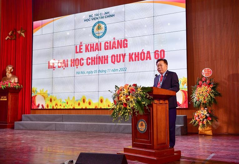 NGND. PGS. TS. Nguyễn Trọng Cơ -  Bí thư Đảng ủy, Giám đốc HVTC phát biểu Khai giảng. Ảnh: Duy Thanh.