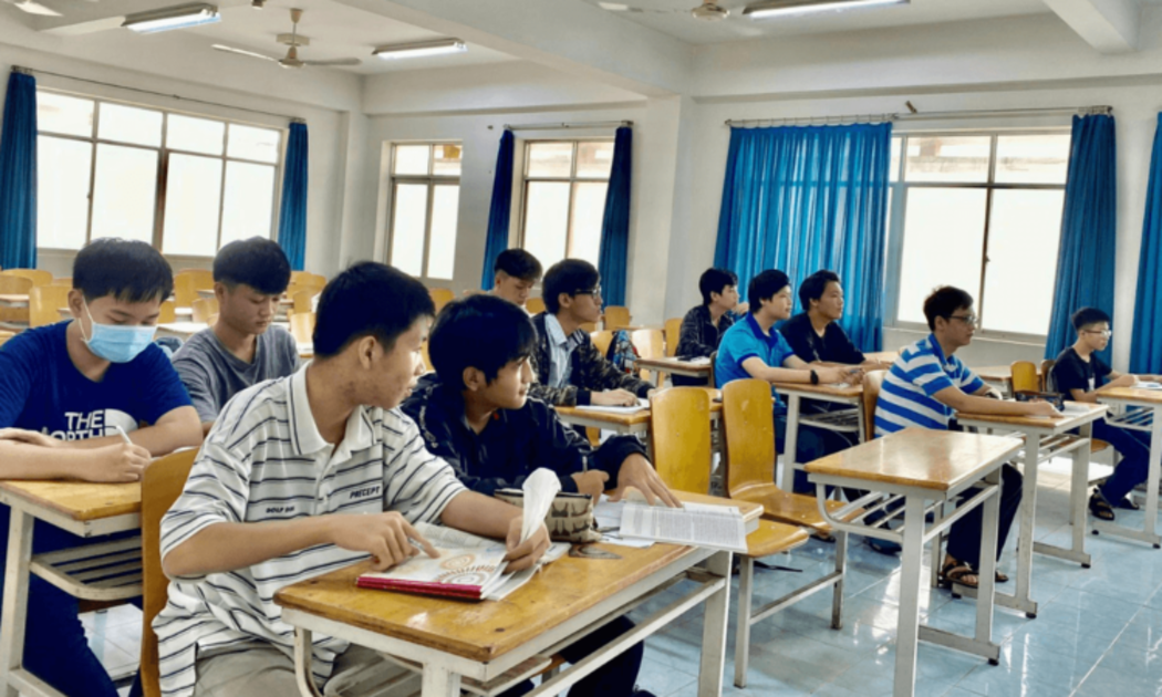 Theo Thông tư 15, học sinh được cấp giấy chứng nhận đủ yêu cầu khối lượng kiến thức văn hóa trung học phổ thông để theo học trình độ cao hơn. Ảnh minh họa.