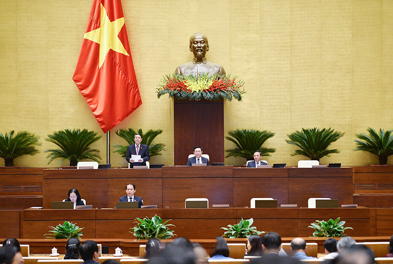 Phó Chủ tịch Quốc hội Nguyễn Đức Hải điều hành phiên họp.