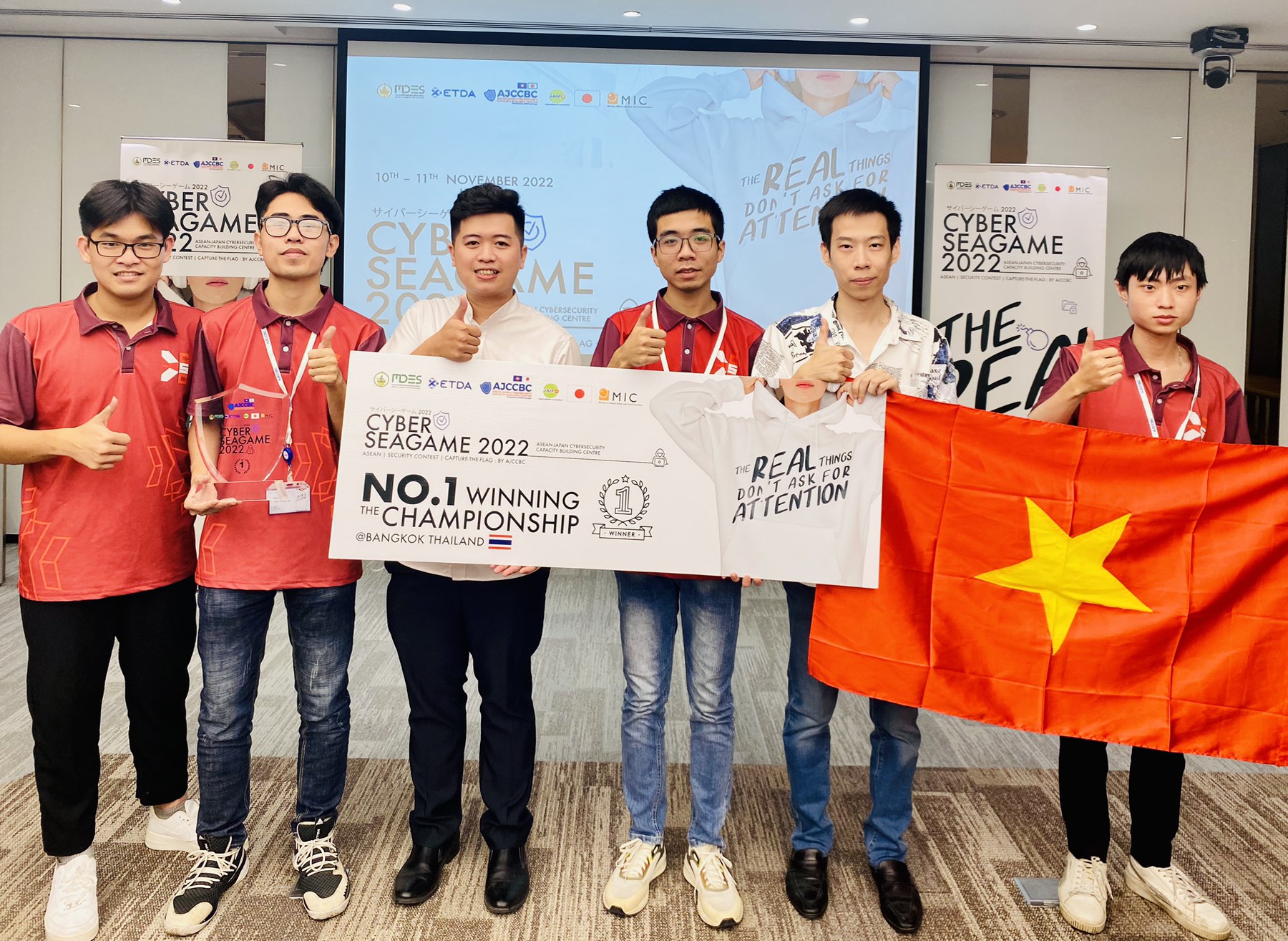 Đội KMA.L3N0V0 của Học viện Kỹ thuật mật mã dành Quán quân Cyber SEA Game 2022 ngày 10/11 được tổ chức tại Bangkok, Thái Lan. 