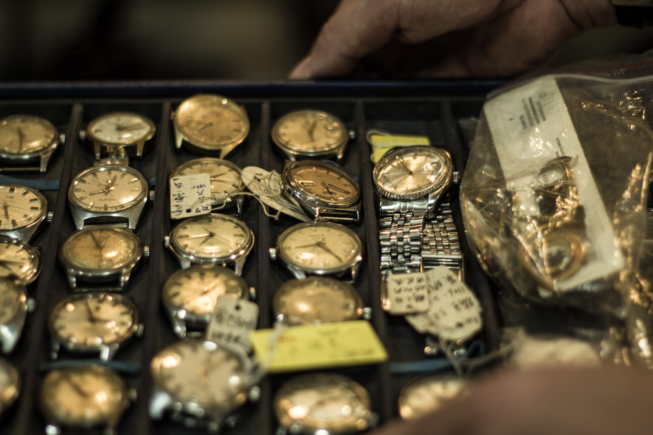 Ch&iacute;nh việc dư thừa nguồn cung tr&ecirc;n thị trường x&aacute;m đ&atilde; dẫn đến việc đồng hồ thứ cấp rớt gi&aacute; kh&ocirc;ng phanh.