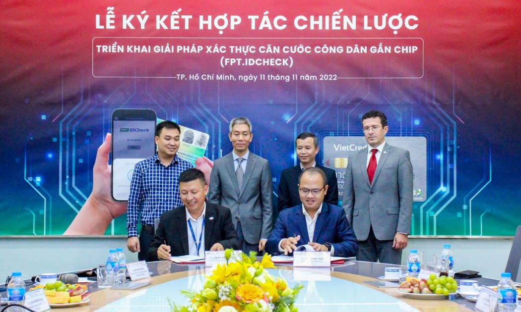 FPT IS và VietCredit hợp tác, triển khai cung cấp giải pháp FPT.IDCheck.