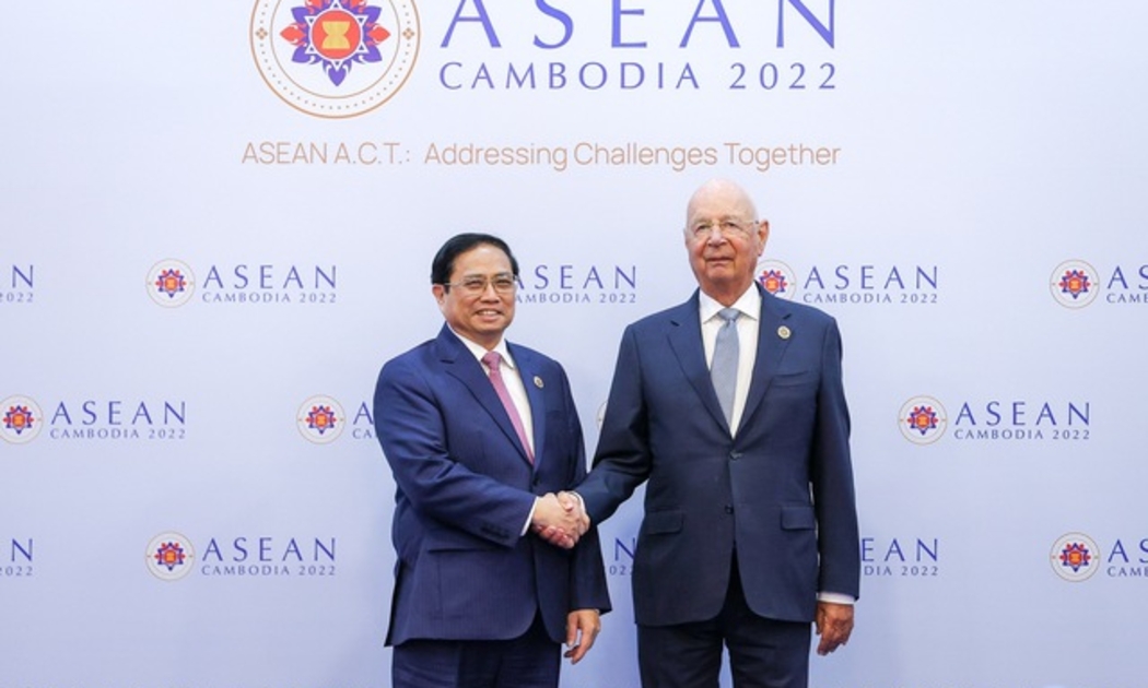 Thủ tướng Chính phủ Phạm Minh Chính tiếp Giáo sư Klaus Schwab, Chủ tịch WEF - Ảnh: VGP/Nhật Bắc