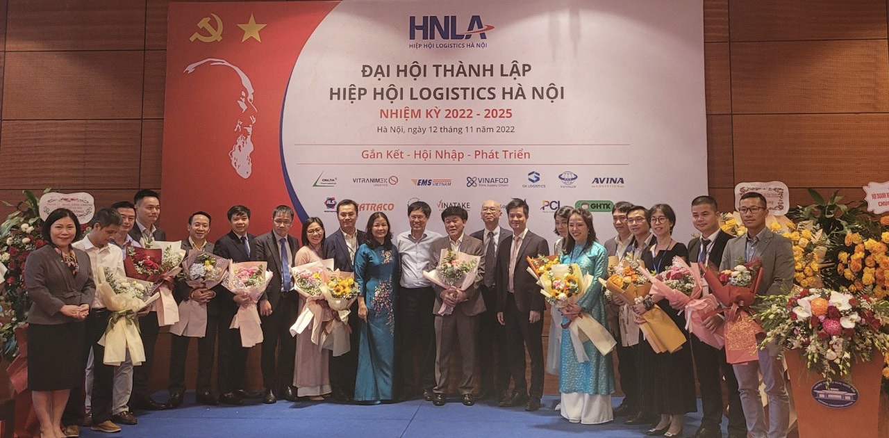 Ban Chấp hành Hiệp hội Logistics Hà Nội (HNLA) ra mắt với 16 thành viên. 