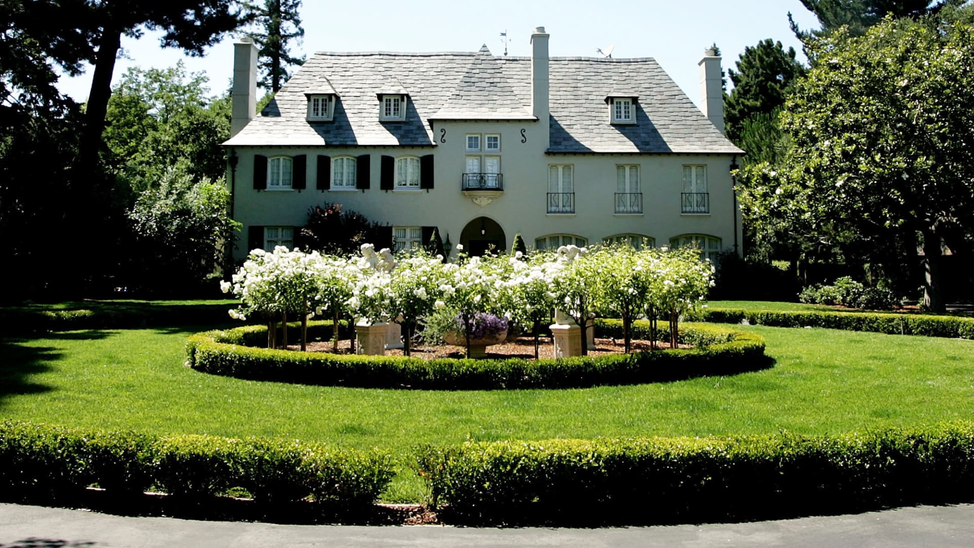 Một căn nhà tại Atherton, bang California.