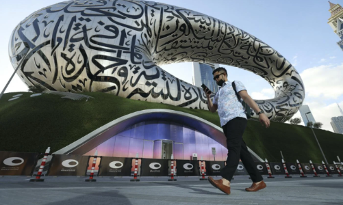 Dubai “giàu càng thêm giàu” nhờ World Cup Qatar 2022