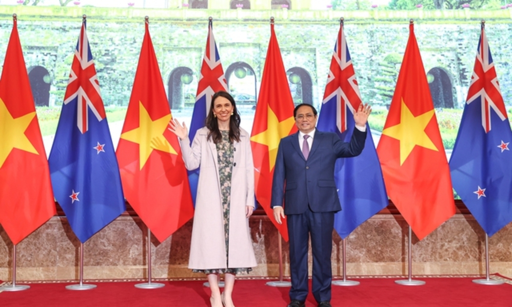 Thủ tướng Phạm Minh Chính và Thủ tướng New Zealand Jacinda Ardern - Ảnh: VGP