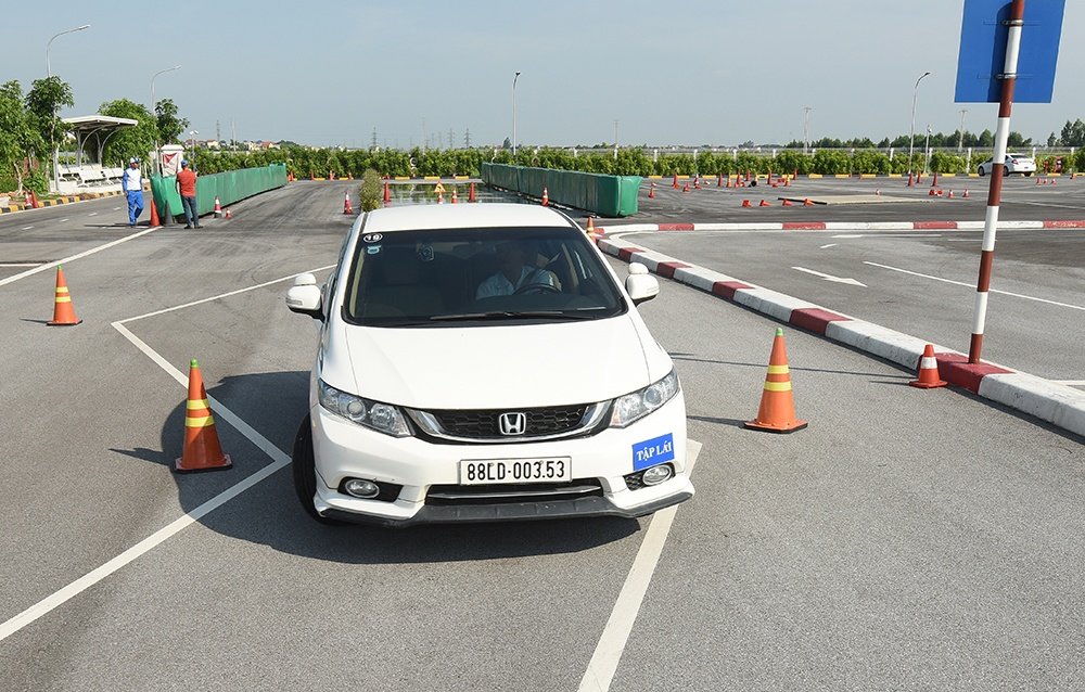 Dùng công nghệ thông tin giám sát chặt số km, thời gian để học viên học đủ và quản được việc dạy của giáo viên.