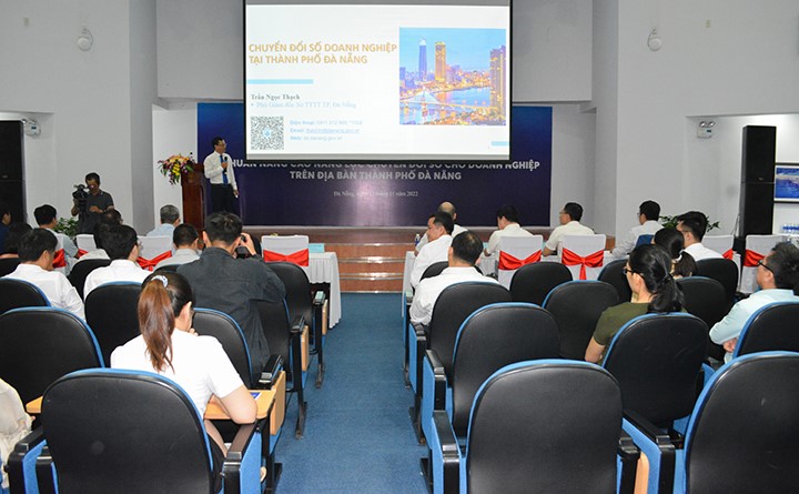 Quang cảnh lớp tập huấn chuyển đổi số cho doanh nghiệp