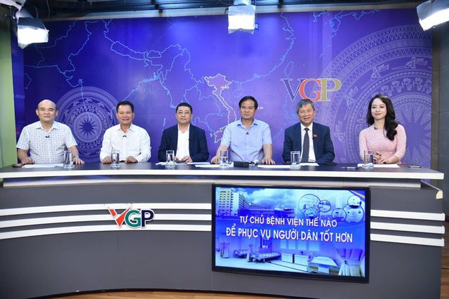 Các chuyên gia tham dự tọa đàm. Ảnh - VGP. 