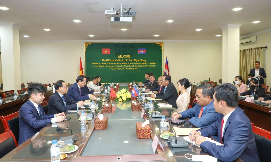 Hội đàm giữa Bộ Lao động - Thương binh và Xã hội Việt Nam và Bộ Lao động và Đào tạo nghề Campuchia. Ảnh - MOLISA.