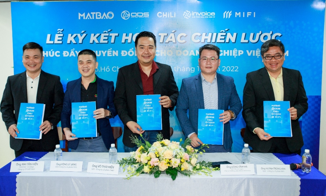 Lễ ký kết hợp tác chiến lược giữa M-Invoice, Mắt Bão, ODS, CHILI và MIFI.