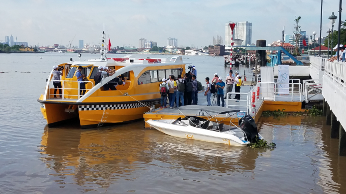 C&aacute;c tuyến bu&yacute;t s&ocirc;ng đ&atilde; được ng&agrave;nh giao th&ocirc;ng TP.HCM đưa v&agrave;o khai th&aacute;c phục vụ nhu cầu đi lại kết hợp du lịch đường s&ocirc;ng cho người d&acirc;n.