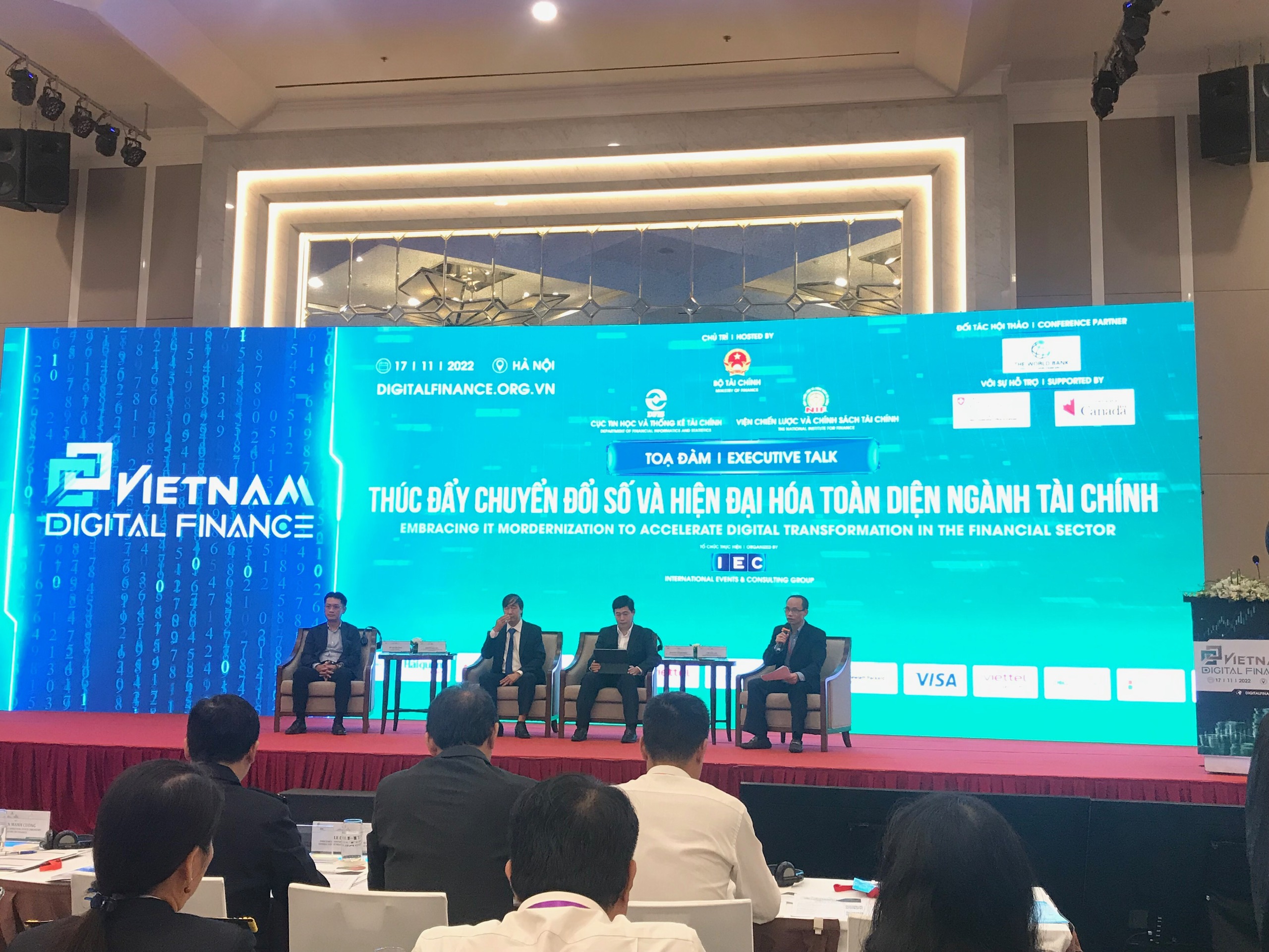 Các ý kiến tại hội thảo đều cho rằng hệ thống tài chính số hóa hoàn toàn và nền tài chính thông minh trong 4 lĩnh vực trọng tâm sẽ đưa đến tiện ích tốt nhất cho người dân và doanh nghiệp.