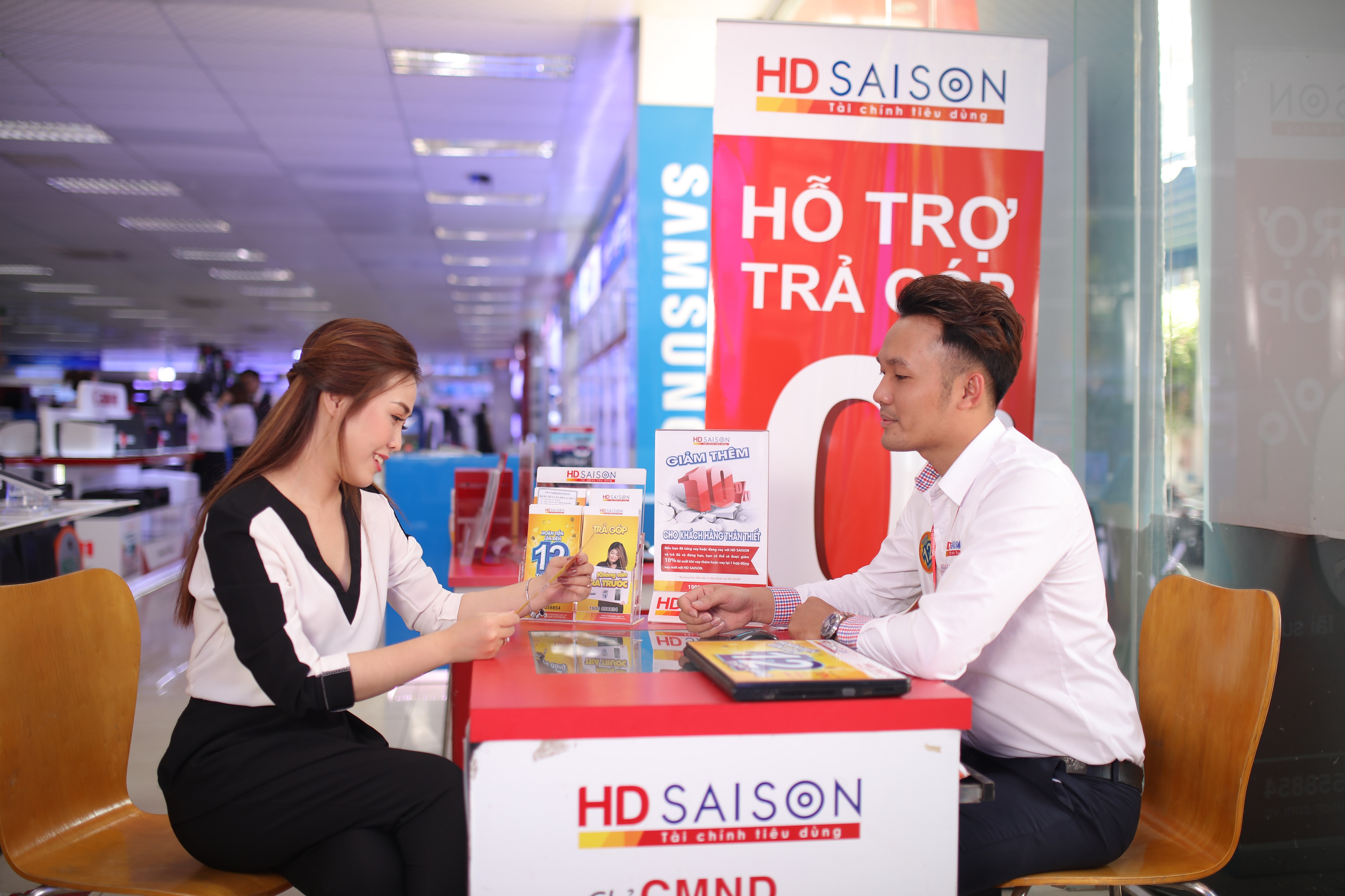 Người lao động, công nhân tại nhiều tỉnh thành trên cả nước giờ đây có thể tiếp cận gói vay ưu đãi từ HDBank và HD Saison 