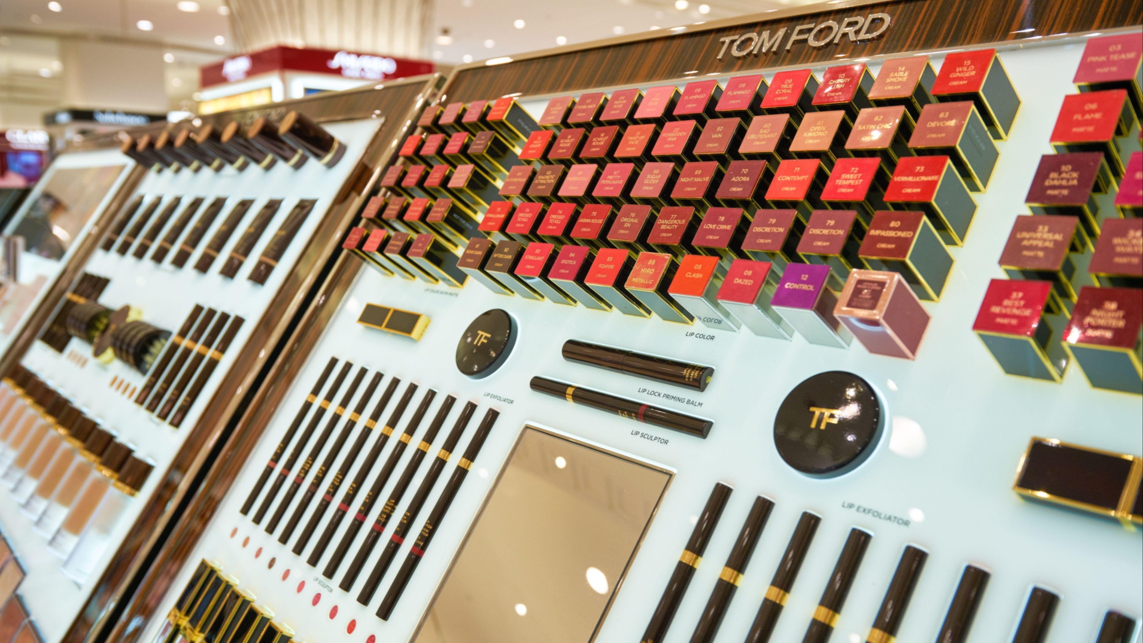 Est&eacute;e Lauder kỳ vọng Tom Ford Beauty sẽ đạt doanh thu 1 tỉ USD mỗi năm trong v&ograve;ng 2 năm.&nbsp;