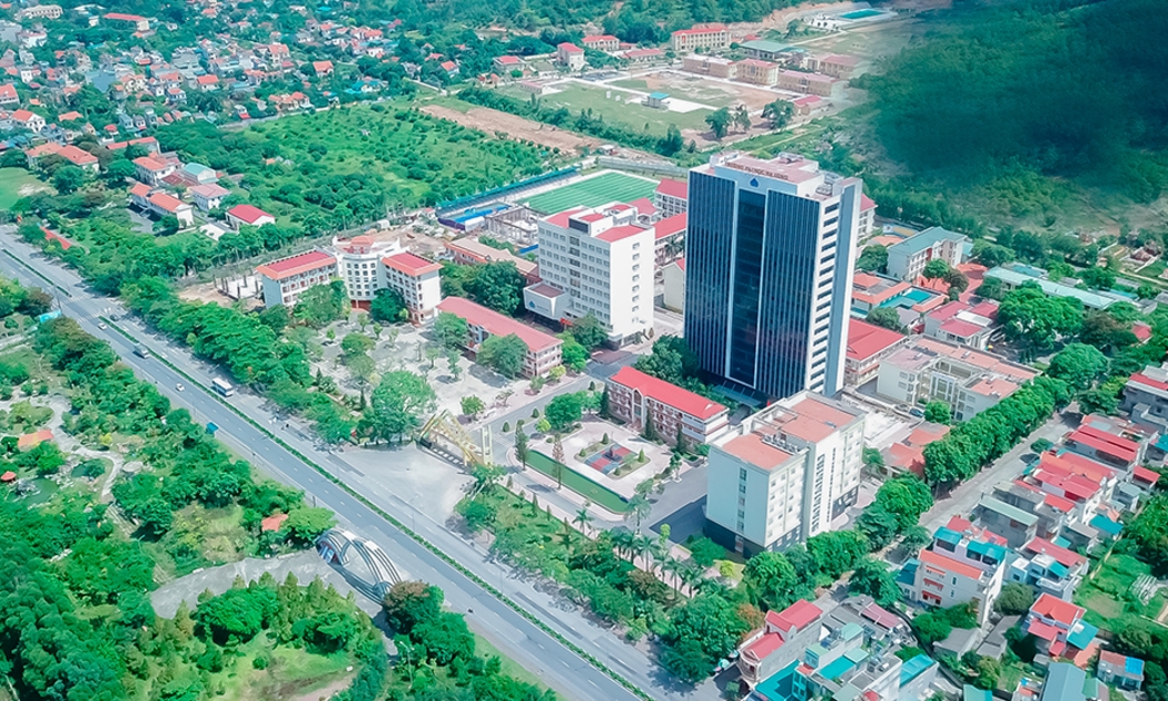 Theo UBND tỉnh Quảng Ninh Đại học Hạ Long đáp ứng được khoảng 6.600-7.400, việc đầu tư giai đoạn 2 là chưa cấp thiết