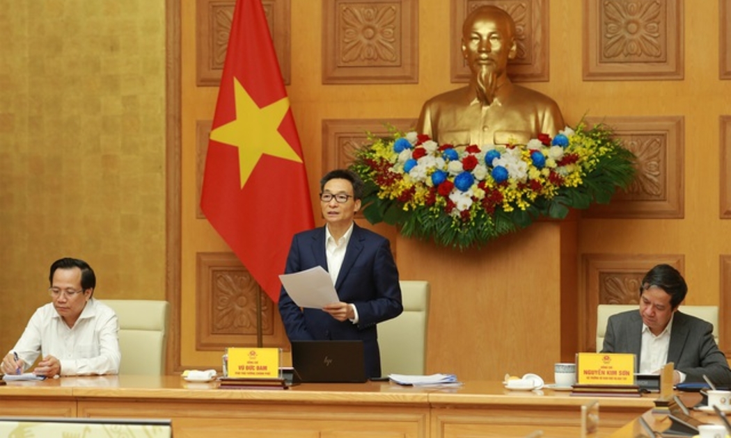 Phó Thủ tướng Vũ Đức Đam chủ trì phiên họp của Ủy ban Quốc gia về trẻ em, sáng 17/11. Ảnh - VGP.
