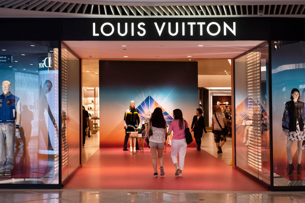 Có tới 4 trên 5 công ty chính của LVMH mới đây đã ghi nhận doanh thu, lợi nhuận vượt ước tính của giới phân tích.