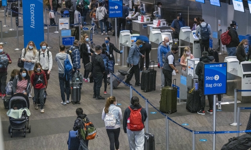 Giá cả tăng cao dịp Lễ Tạ ơn, người Mỹ đổ xô đi du lịch