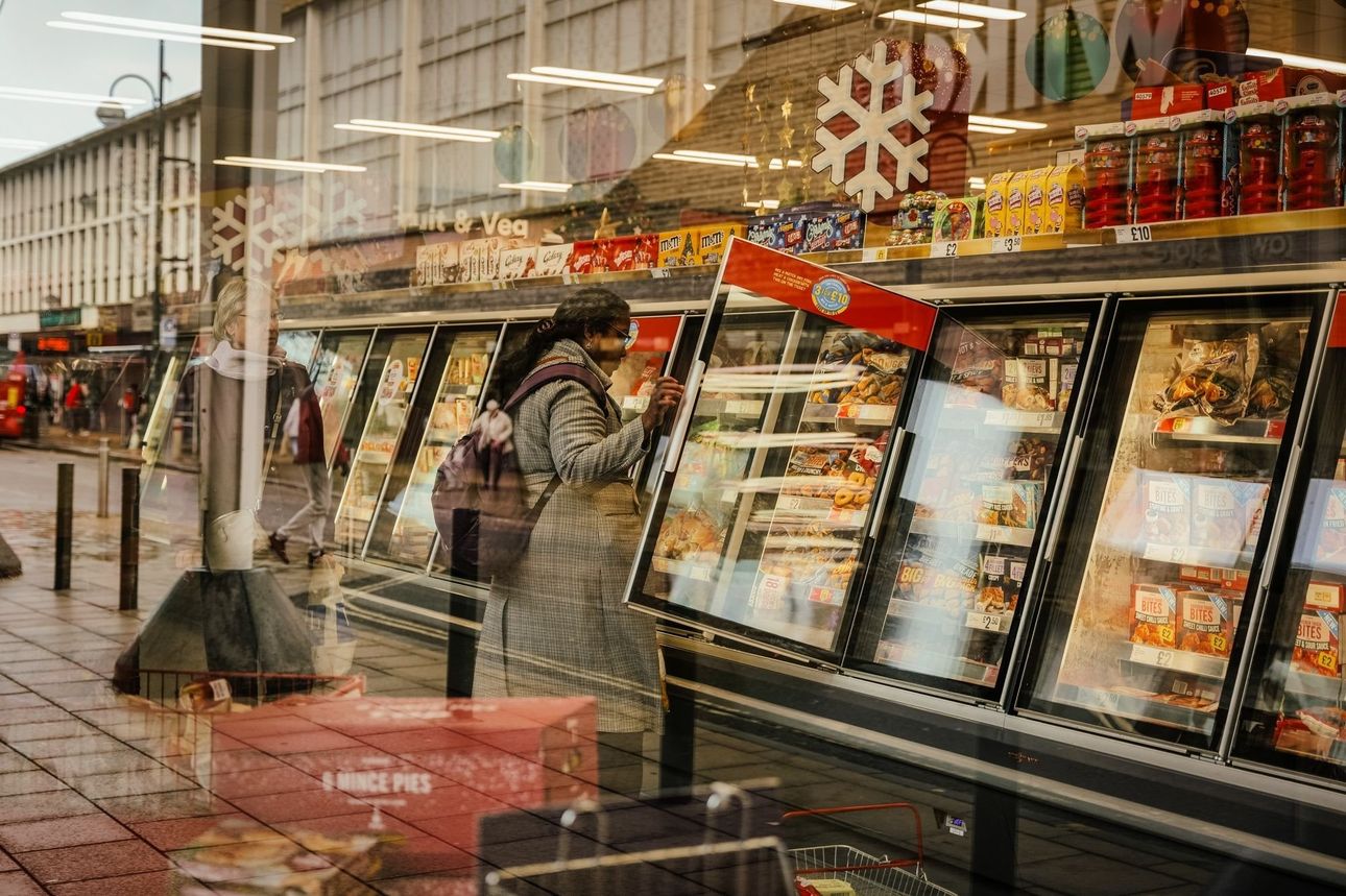 Lạm phát tại Anh đang ở mức cao nhất trong nhiều thập kỷ - Ảnh: Bloomberg