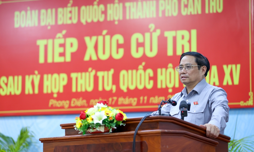 Thủ tướng Phạm Minh Chính tại cuộc tiếp xúc cử tri - Ảnh: VGP