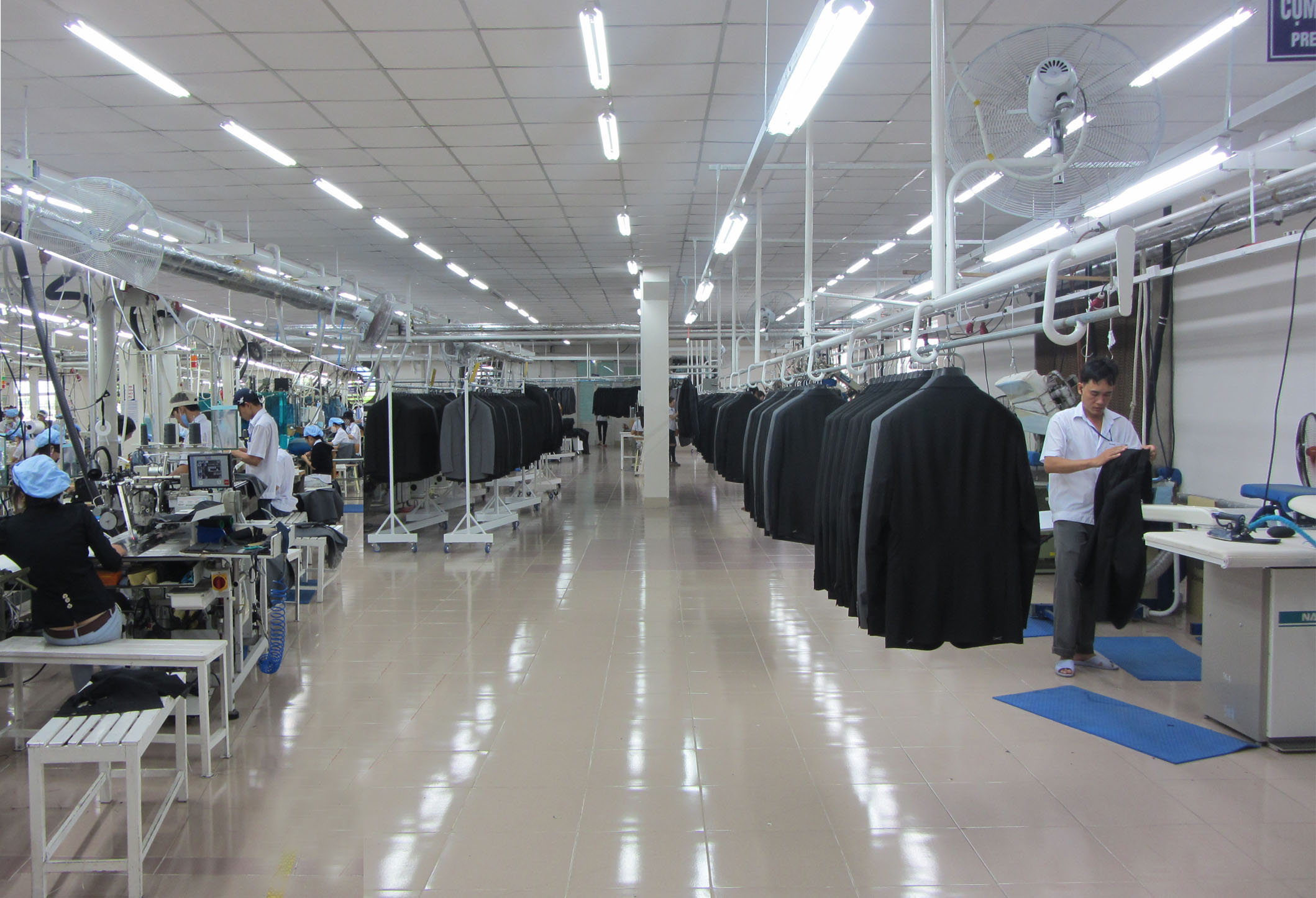 Sản phẩm dệt may cao cấp vẫn trụ vững dù không đảm bảo 100% như trước đây.