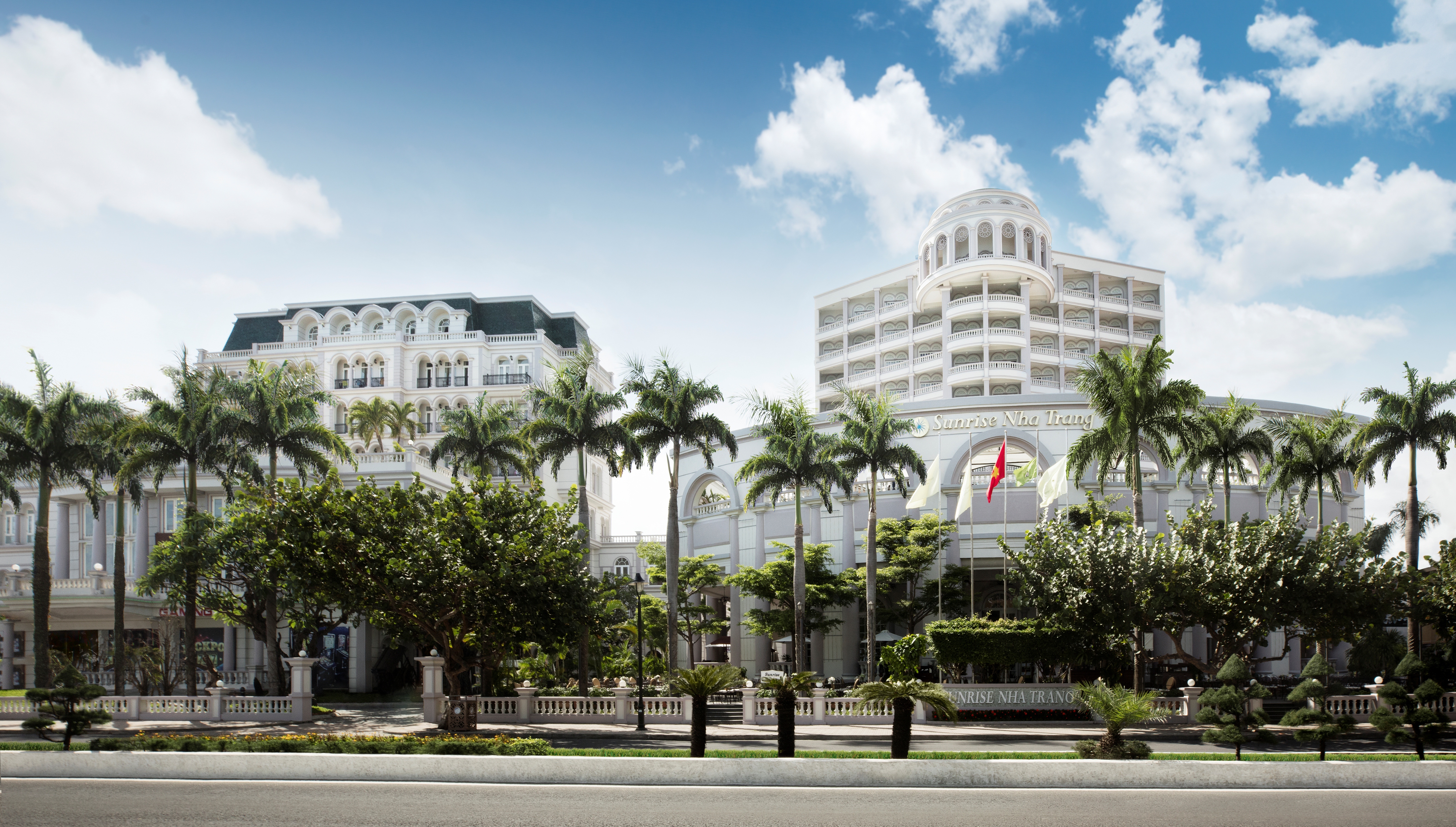 Thông qua OCH, OGC sở hữu và quản lý các khách sạn như:  Sunrise Nha Trang,  Starcity Nha Trang, Starcity Airport Ho Chi Minh City và Starcity Tây Hồ Hà Hội...