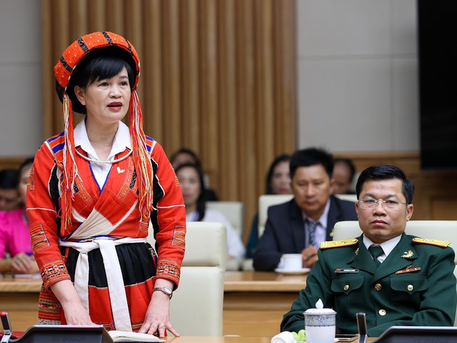 C&ocirc; gi&aacute;o Ma Thị Hồng: Ch&uacute;ng t&ocirc;i lu&ocirc;n vận động, thuyết phục b&agrave; con rằng con đường tho&aacute;t ngh&egrave;o l&agrave; c&oacute; việc l&agrave;m - Ảnh: VGP/Nhật Bắc.