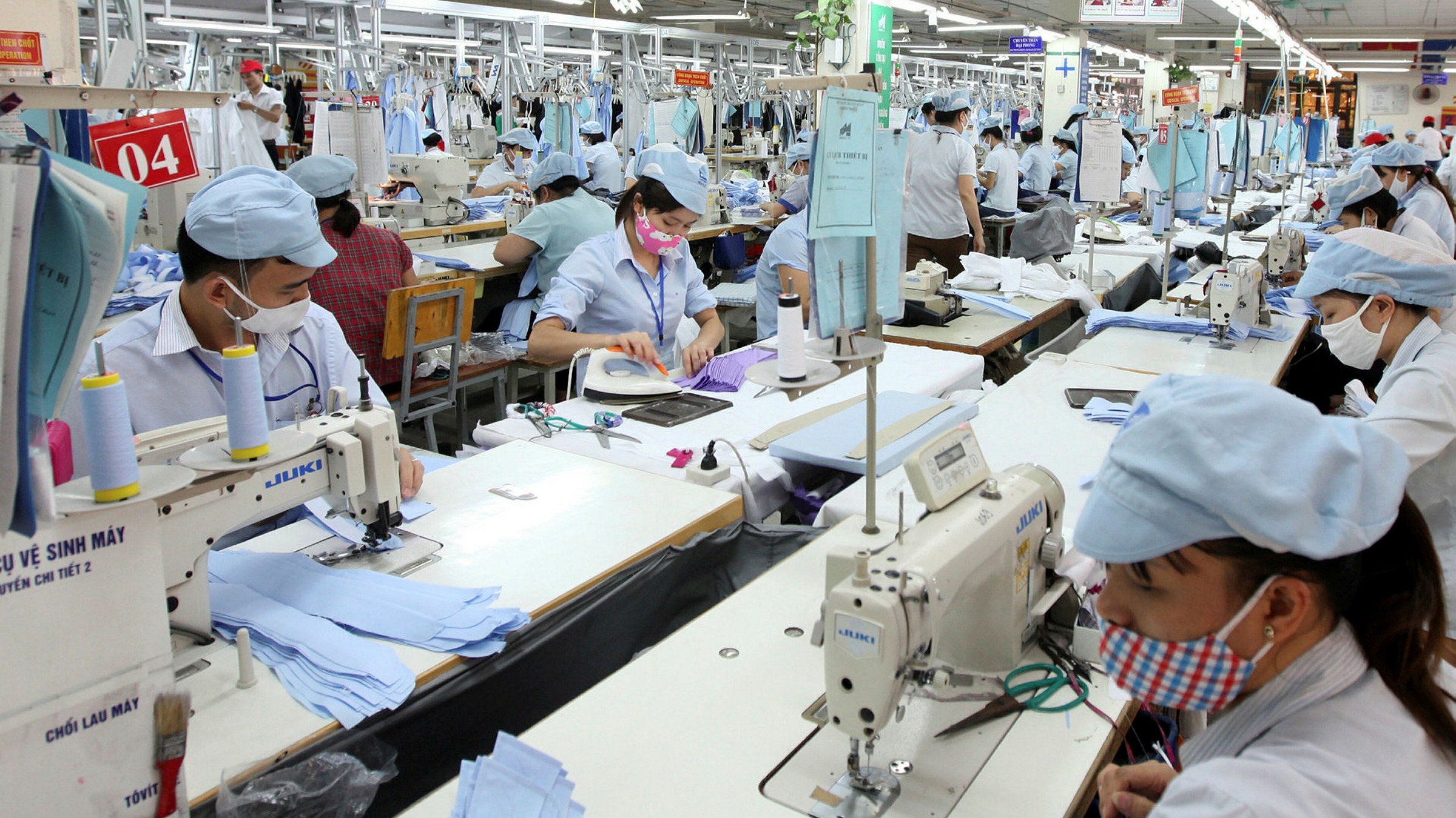 Tùy mức độ ảnh hưởng khác nhau mà quy mô cắt giảm nhân sự hoặc cắt giảm công suất của mỗi công ty khác nhau.