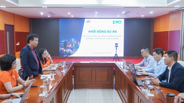 &Ocirc;ng Đ&agrave;o Gia Hạnh - Ph&oacute; Gi&aacute;m đốc C&ocirc;ng nghệ FPT IS đề cao sự đồng nhất trong tầm nh&igrave;n, chiến lược triển khai dự &aacute;n của ban l&atilde;nh đạo hai c&ocirc;ng ty.