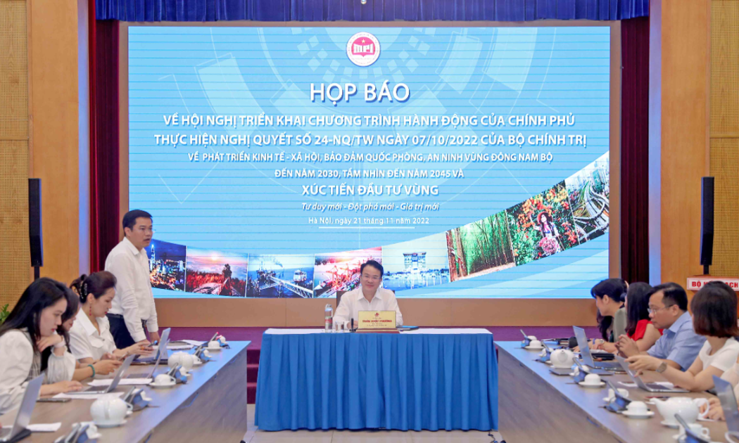 Toàn cảnh buổi họp báo.