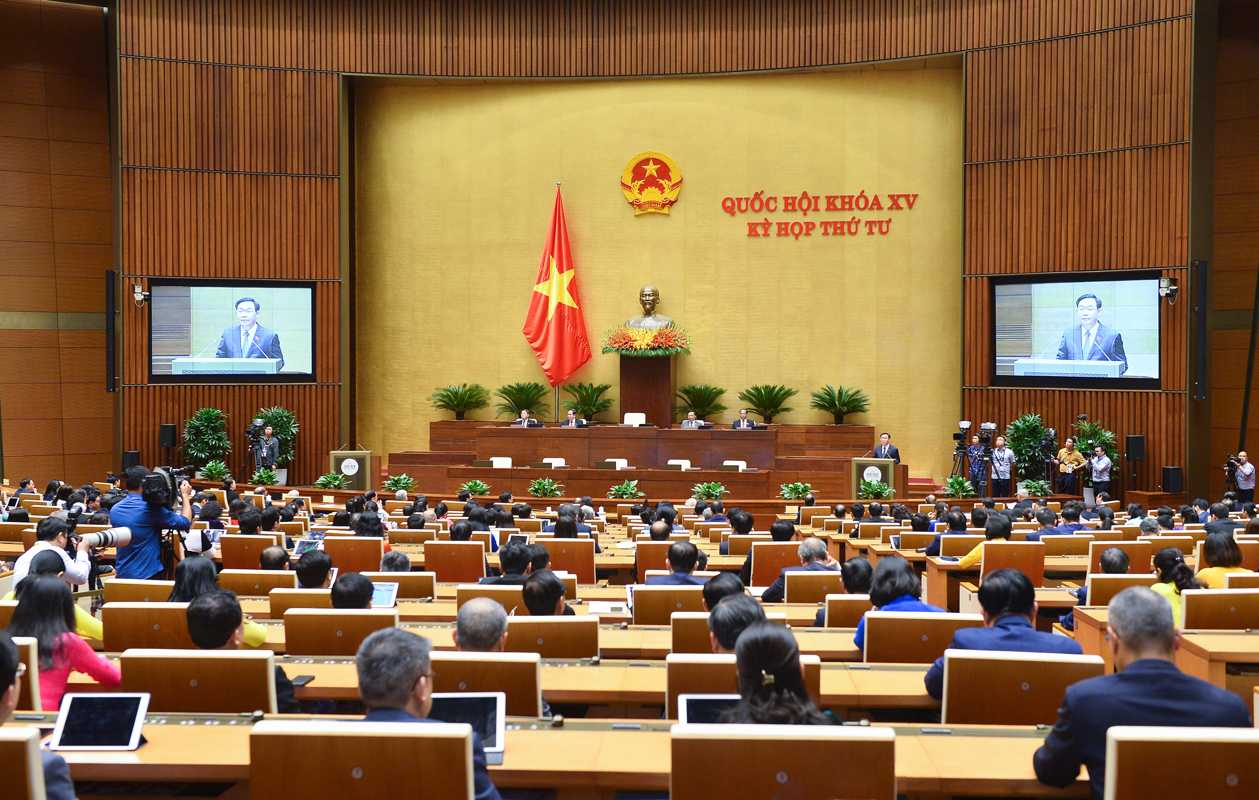 Kỳ họp Quốc hội khóa XV bế mạc sau 21 ngày làm việc sôi nổi, hiệu quả