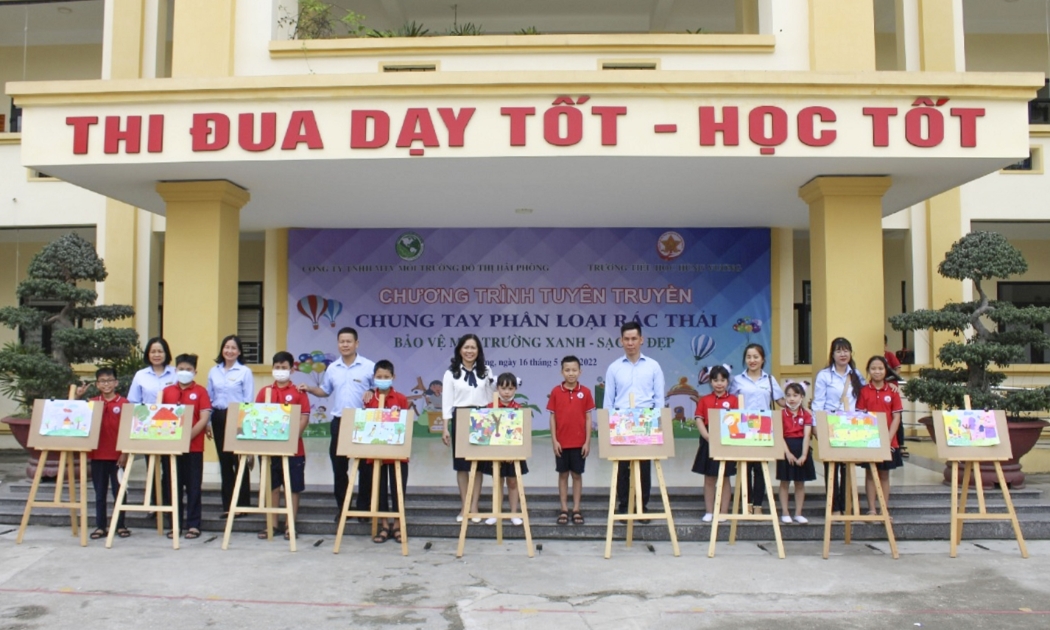 Ý thức bảo vệ môi trường cần được giáo dục từ tuổi ấu thơ tới trưởng thành.