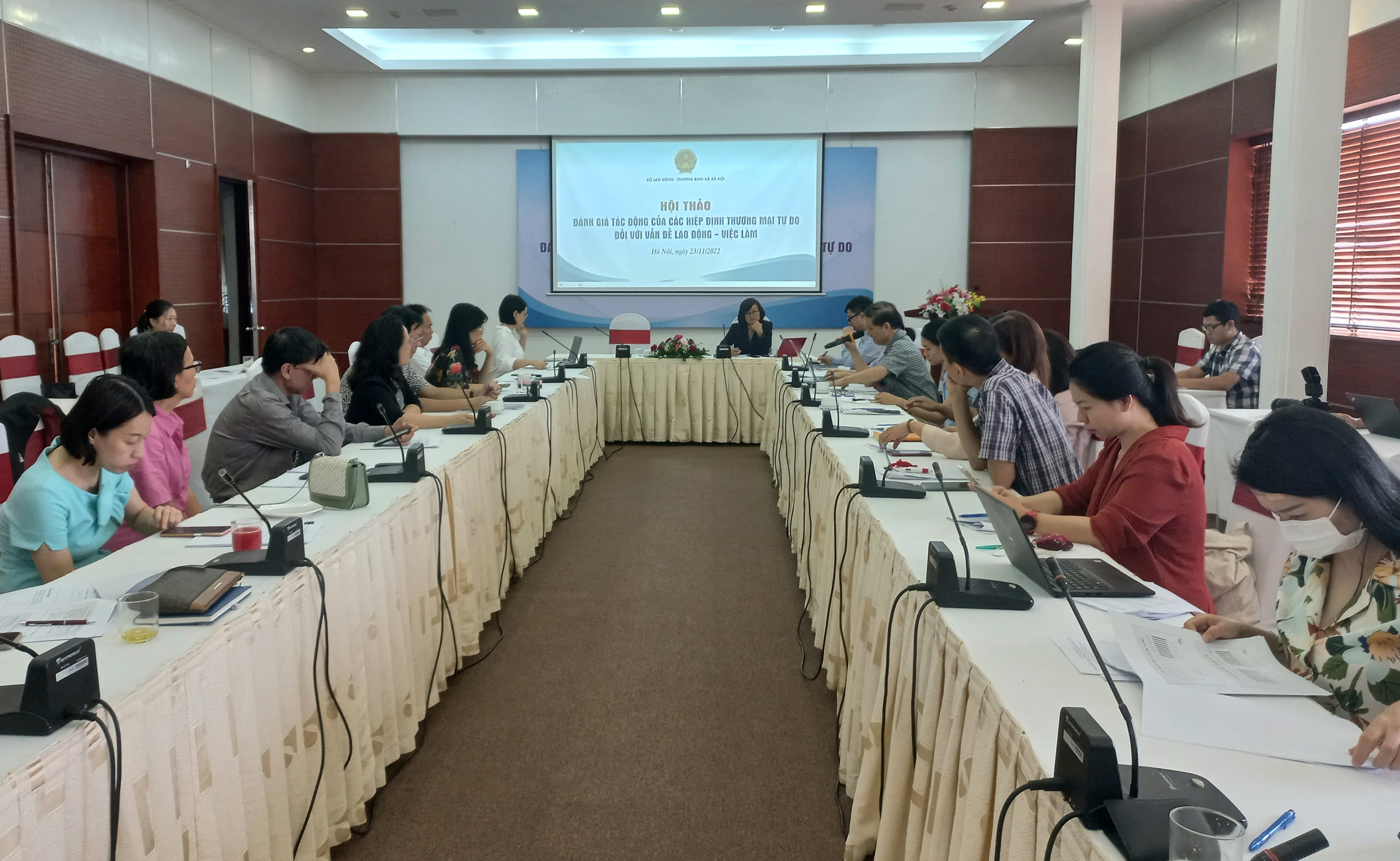 To&agrave;n cảnh hội thảo.