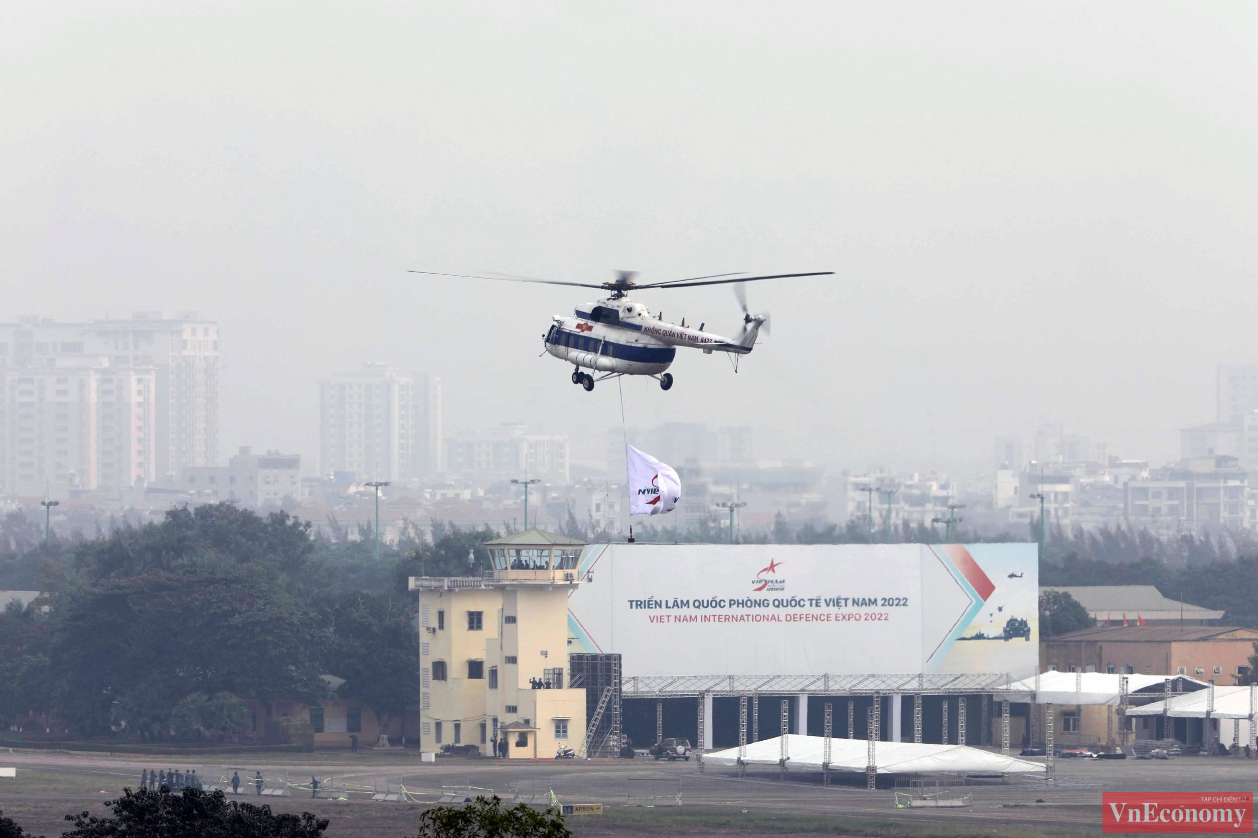 Để buổi khai mạc Triển lãm Quốc phòng quốc tế Việt Nam 2022 diễn ra ấn tượng, suốt nhiều tháng nay, các đơn vị không quân đã tổ chức huấn luyện ngày đêm.