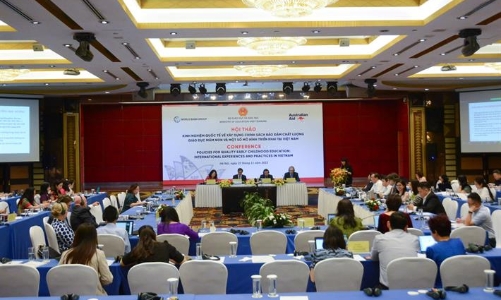 Chú trọng chính sách tăng thu nhập, hỗ trợ giáo viên mầm non