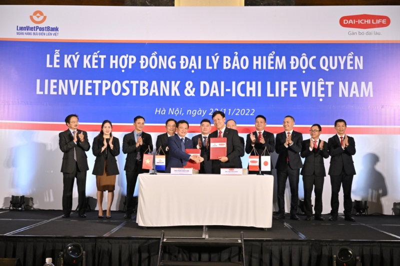 LienVietPostBank & Dai-ichi Life sign exclusive bancassurance agreement