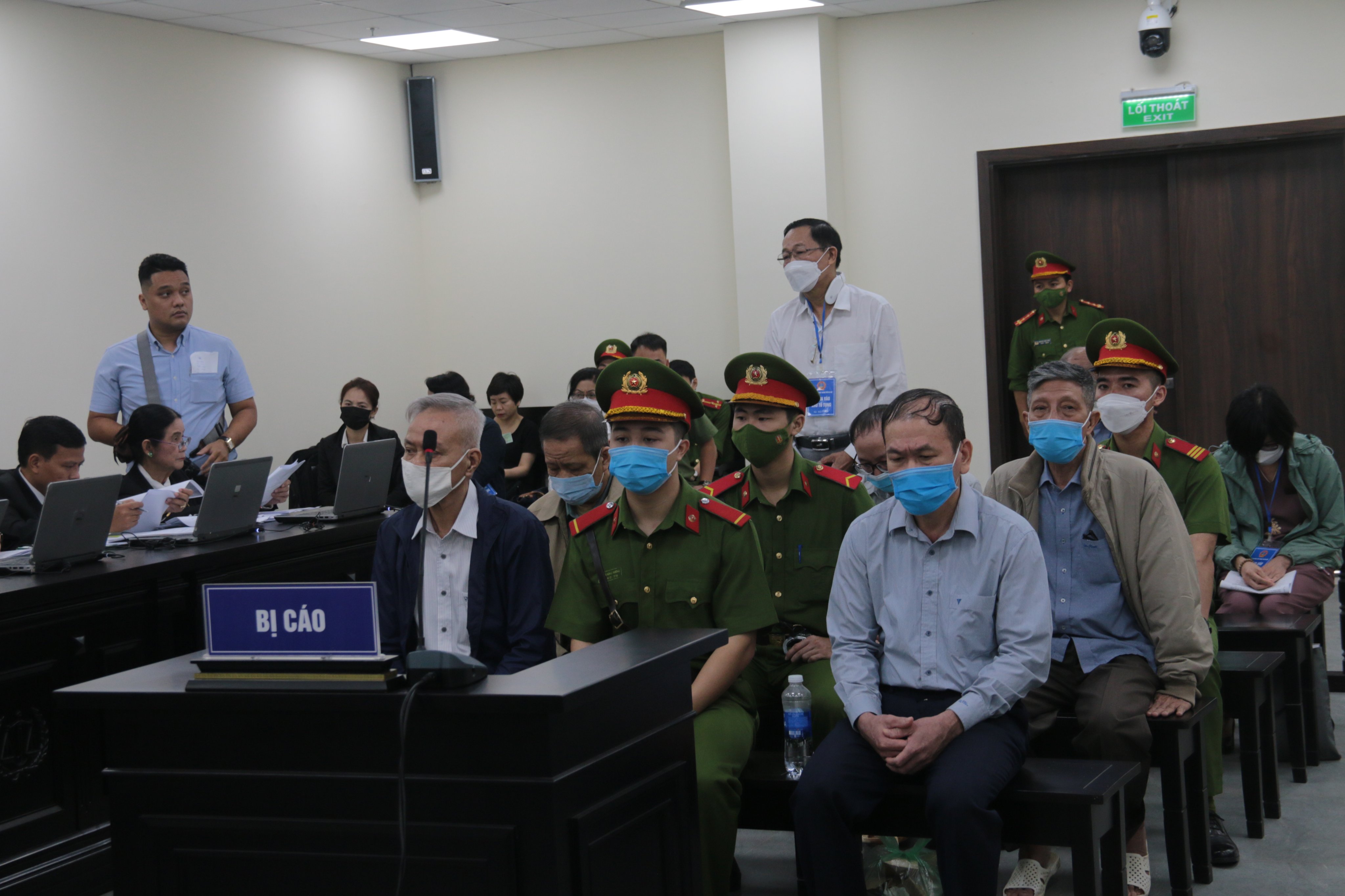 Các bị cáo hầu tòa từ ngày 21-24/11/2022.
