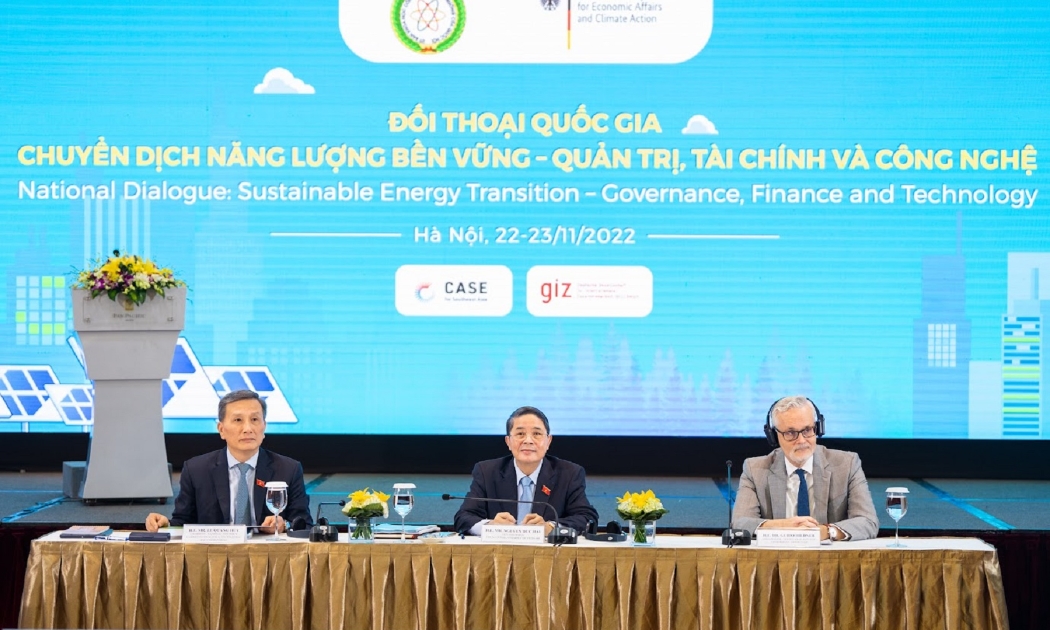 Đối thoại quốc gia: “Chuyển dịch năng lượng bền vững – Quản trị, Tài chính và Công nghệ”.